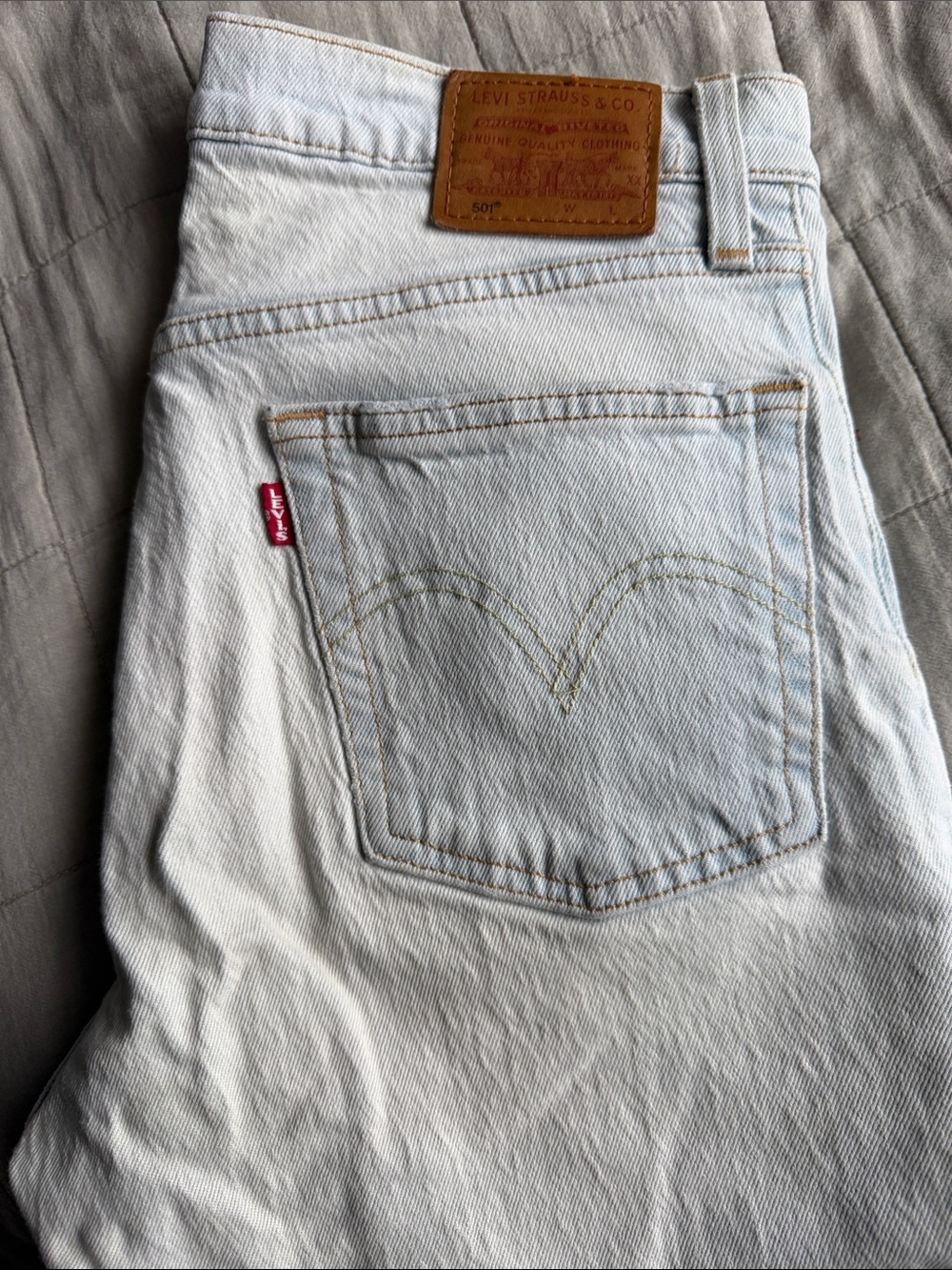 Levi's Men's Pale Blue Straight Jeans with Red Tab